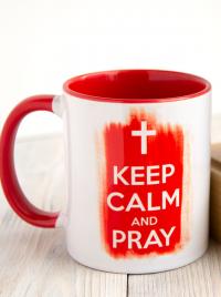 Кружка сувенирная «Keep calm and pray», красная внутри, с красной ручкой