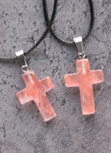 Кулон на шнурке — Крест из камня (розовый турмалин)