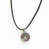 Кулон металлический на шнурке миниатюрный под серебро Руки молящегося в медальоне