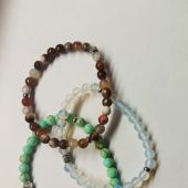 Четки-браслет из натурального камня на резинке в ассортименте d=6, 30 зерен