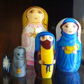 Матрешка рождественская. 5 фигурок. Высота 14,5 см, диаметр 6,5 см