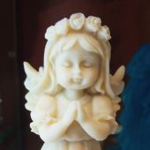 Статуэтка «Молящийся ангел» из эпоксидной смолы (под слоновую кость) 6Х9Х4 см