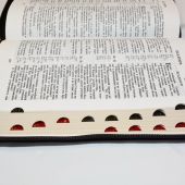 Библия каноническая 053 zti (черная, кожзам., молния, золотой обрез, указатели)