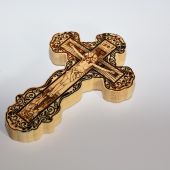 Крест авто деревянный на шнурке 6*10 см (восьмиконечный, гравировка)