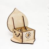 Шкатулка деревянная малая в форме сердца (Источник)