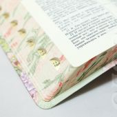 Библия каноническая 055 ti (салатовая с букетом розово-сиреневых цветов, цветочный принт на срезе)
